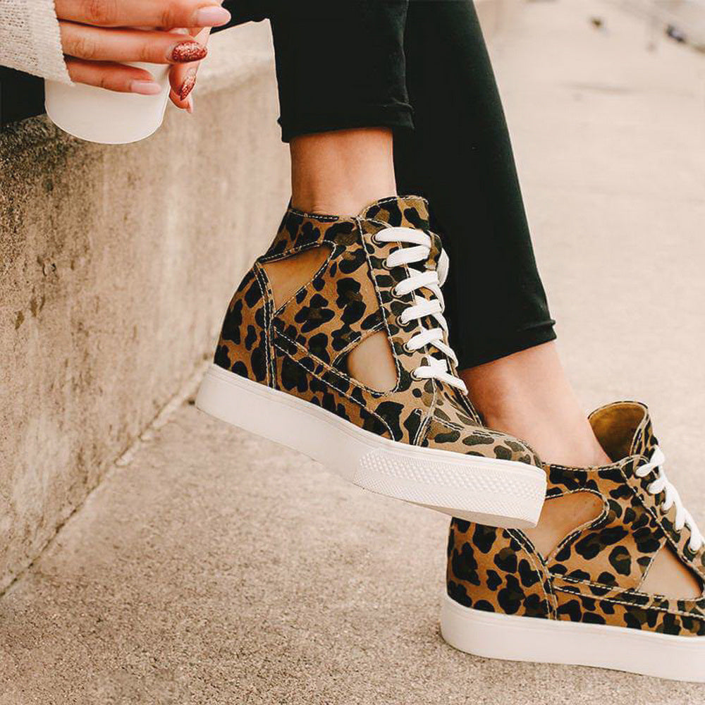 Hollow breathable sandals