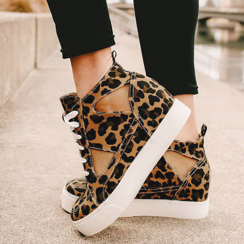 Hollow breathable sandals