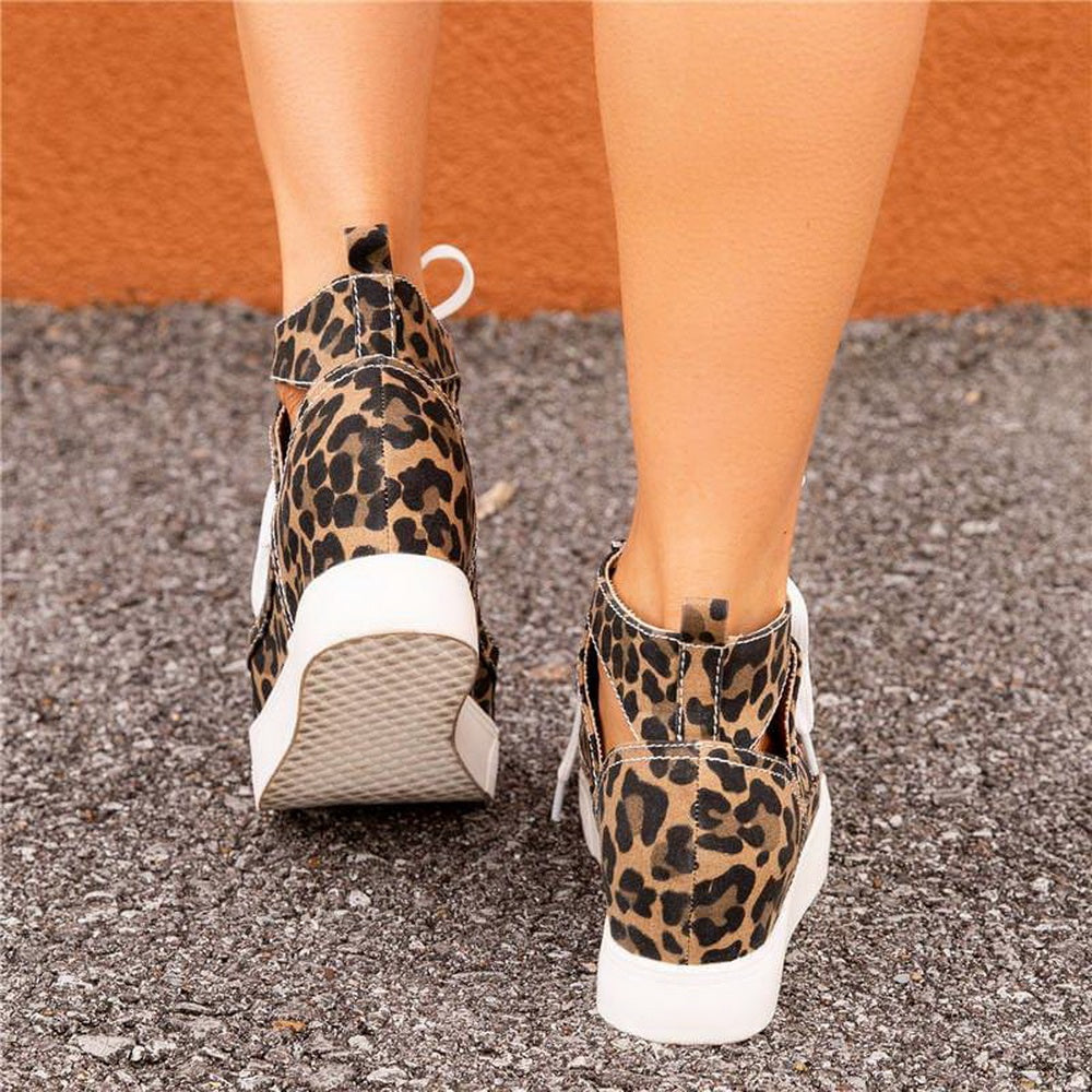 Hollow breathable sandals