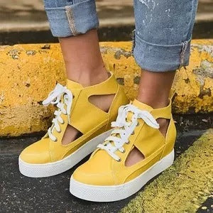 Hollow breathable sandals